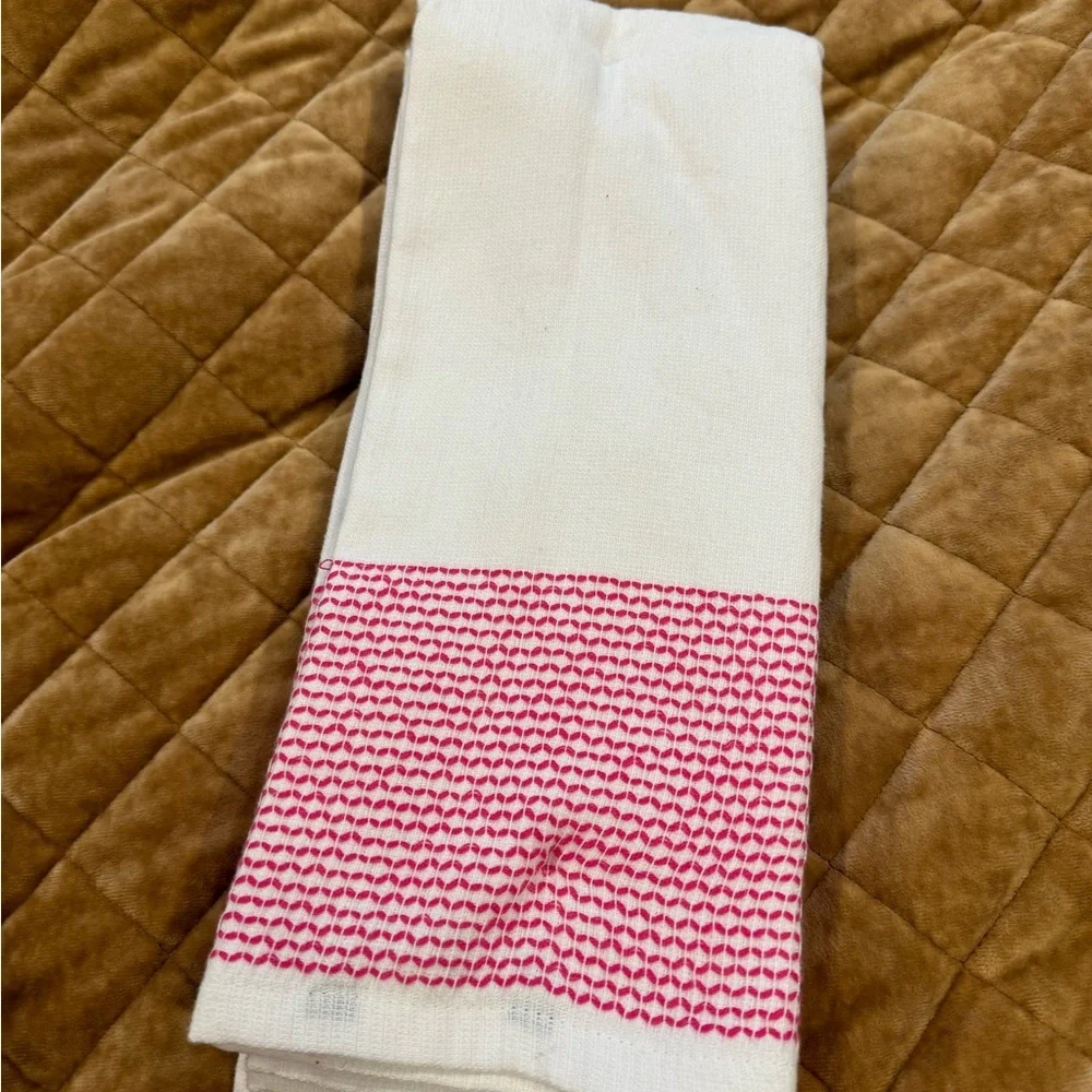 KATE SPADE set of 2 adorable all cotton towels🩷♠️🍰Zoom in for all the details
